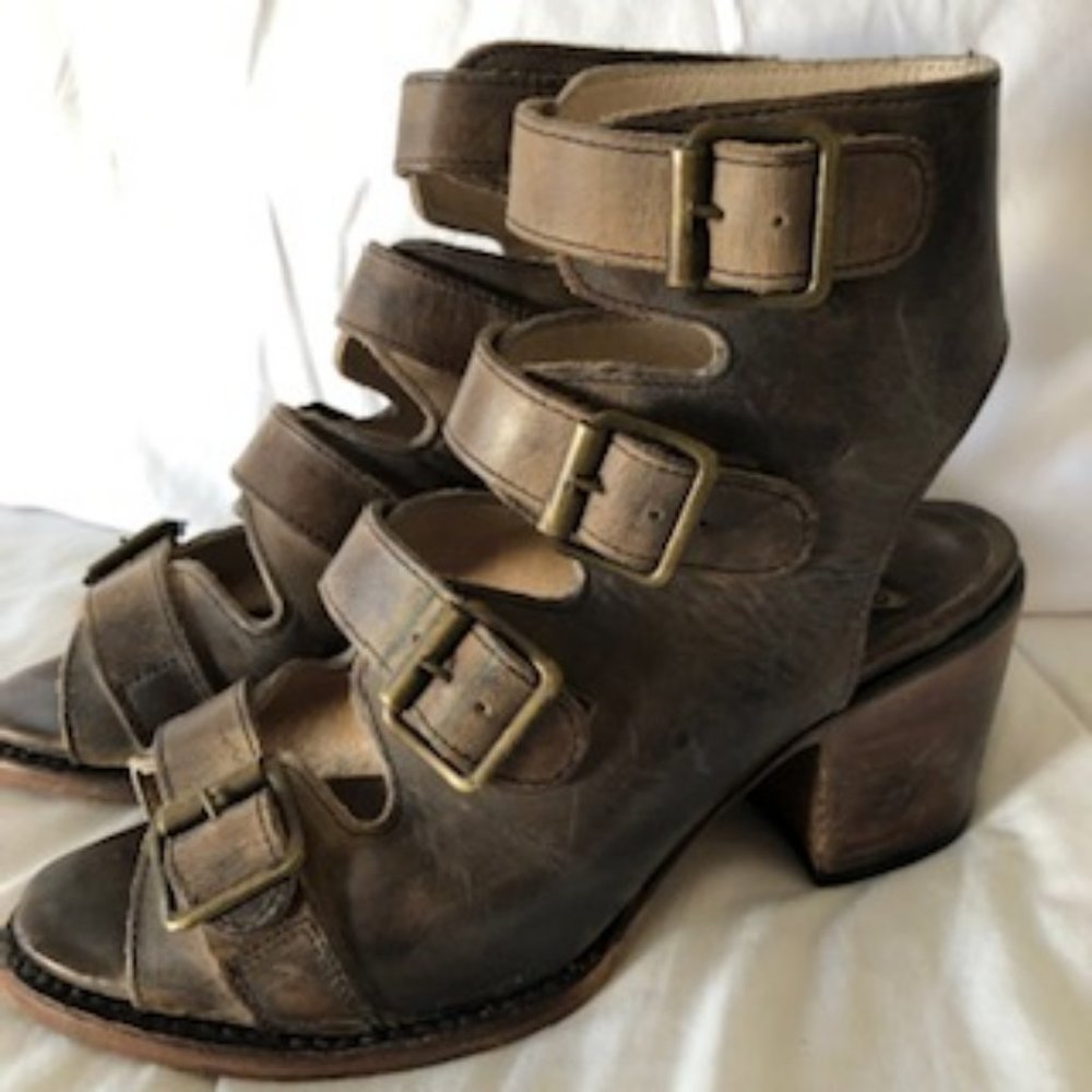 FREEBIRD BY STEVEN QUAIL Bootie/SANDAL DISTRESSED/TAN Woman Sz 8